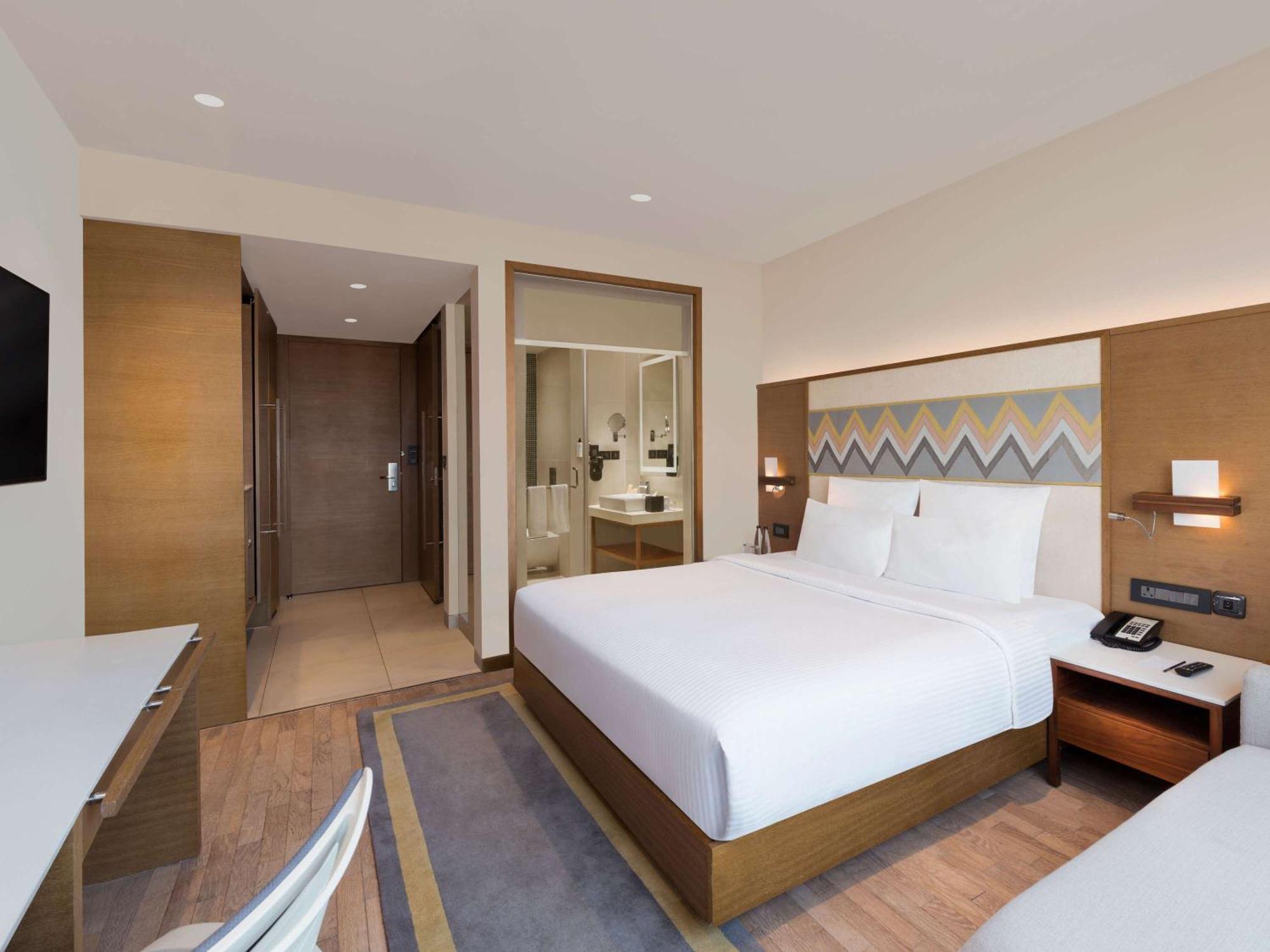 Novotel Guwahati Gs Road Exteriör bild