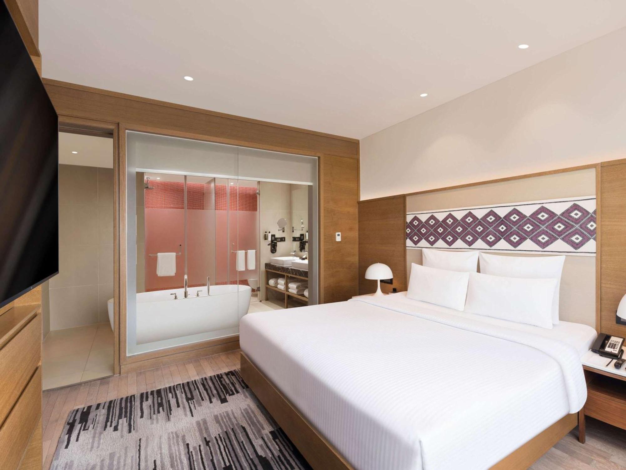 Novotel Guwahati Gs Road Exteriör bild