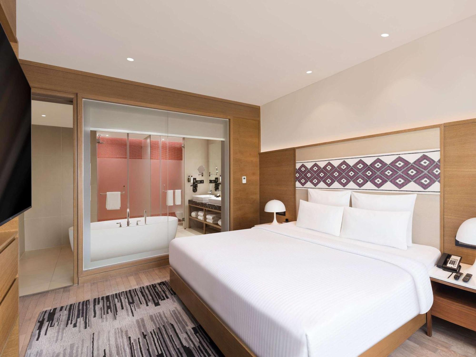 Novotel Guwahati Gs Road Exteriör bild